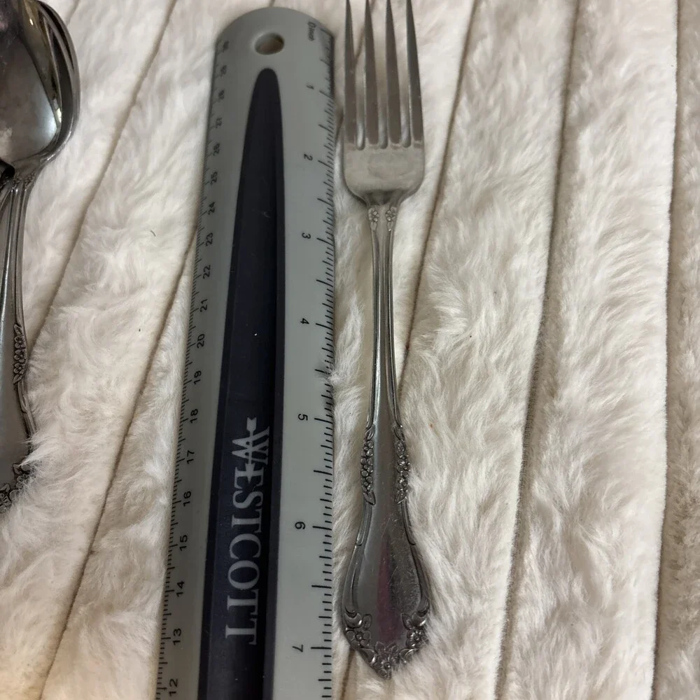 Wm. A. Rogers Oneida MANSFIELD Deluxe Stainless Flatware 5 PCs 4 Spoons 1 Fork